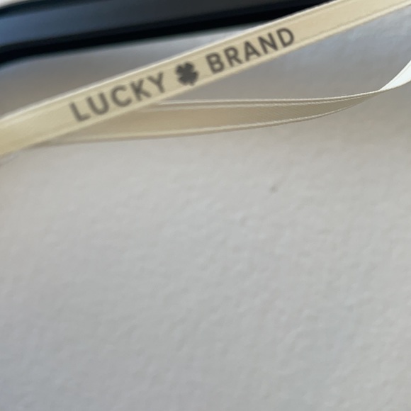 Lucky🍀Brand Los Angeles, California. Size: M/L . Made in the Philippines - Picture 4 of 7